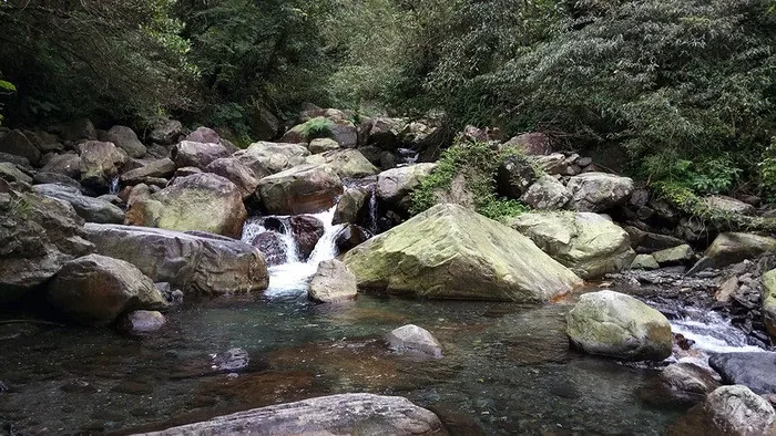 夏季宜蘭二日遊-松羅步道-巨石瀑布