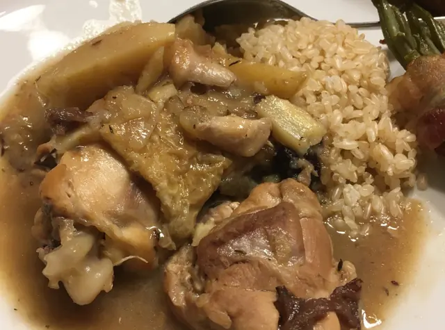 防風草燉雞（照片 1/1）